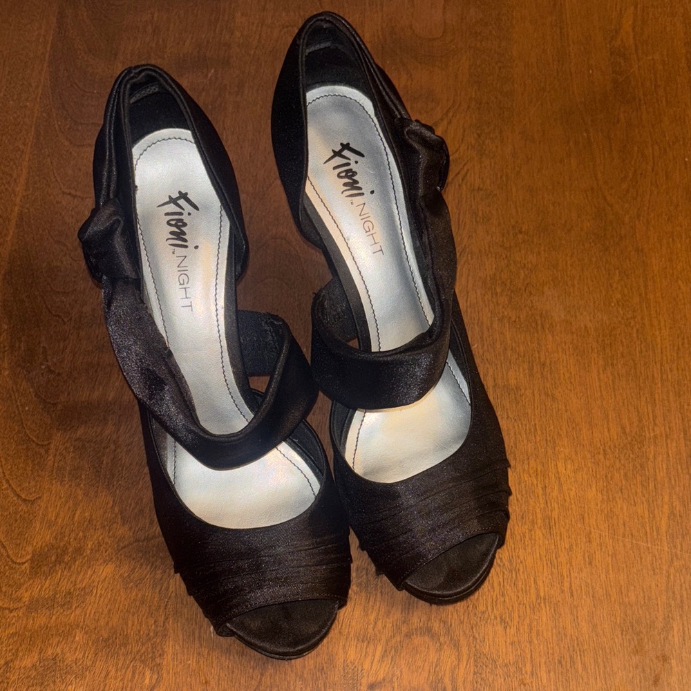 FIONI Clothing Elegant Black Satin Heels